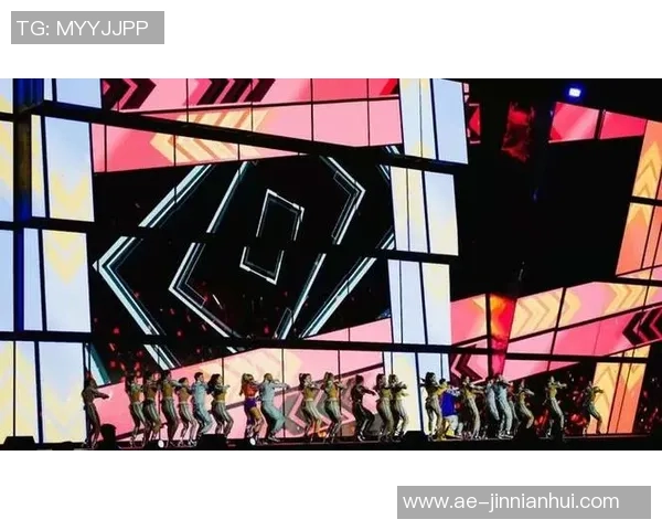 凯恩与妻子共享啤酒节欢乐时光为这一周的美好回忆添上完美句号