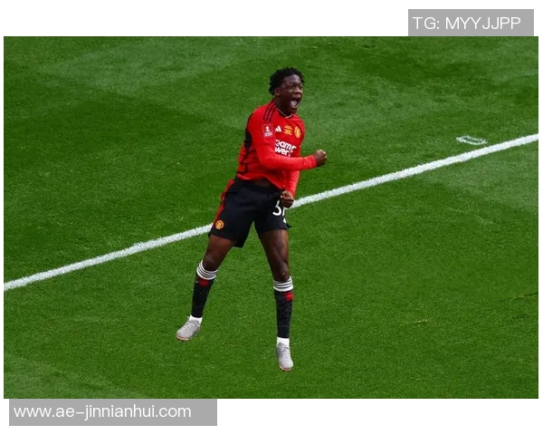 罗马诺透露阿莫林下课后梅努转会热度下降曼联不考虑放走齐尔克泽