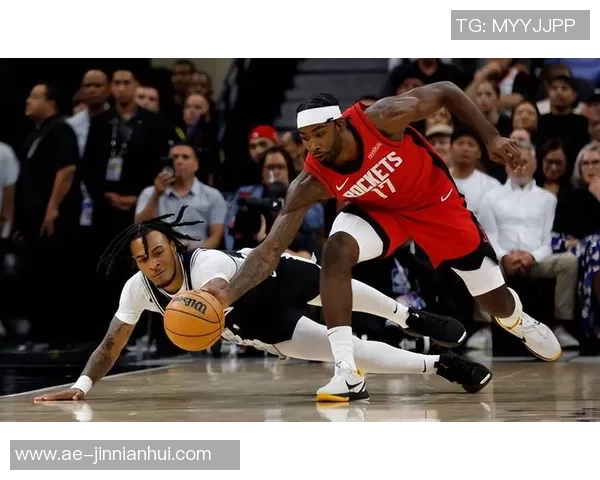 伊森复出后展现奇兵本色攻防两端助火箭重回胜利轨道