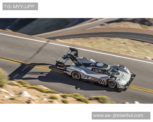 卢卡为队友Pedal送上全轮驱动S系列双电机车最高时速可达36英里 卢卡为队友Pedal送上全轮驱动S系列双电机车最高时速可达36英里