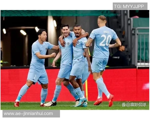 武汉三镇对阵深圳新鹏城半场战报埃杜加西亚再度破门杨一鸣遭遇红牌处罚