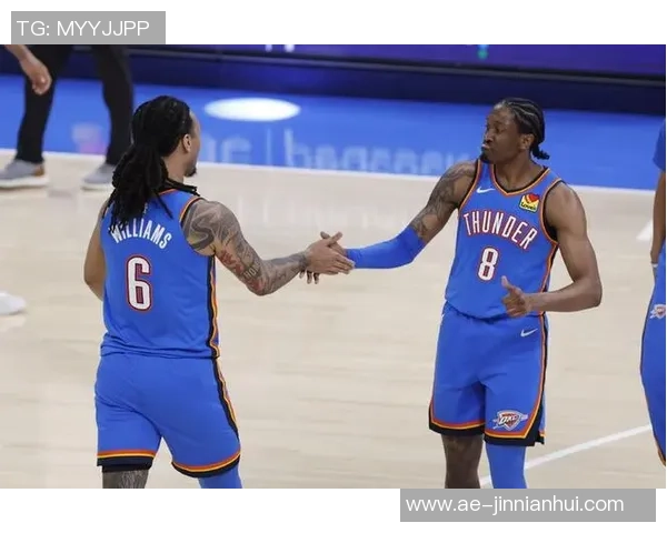 杰伦布朗谈遭遇包夹时的传球选择强调对队友的信任与团队合作的重要性