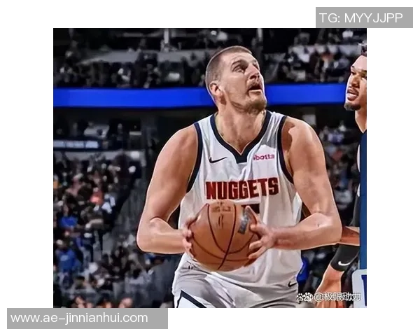 爱德华兹首节火力全开9投6中砍下14分2板3助与东契奇展开激烈对决