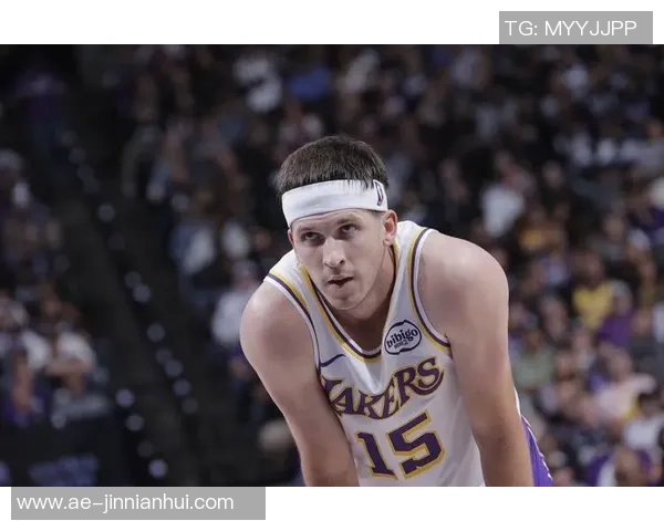 夸梅质疑富保罗言论为何用冠军标准衡量湖人新星里夫斯表现 夸梅质疑富保罗言论为何用冠军标准衡量湖人新星里夫斯表现