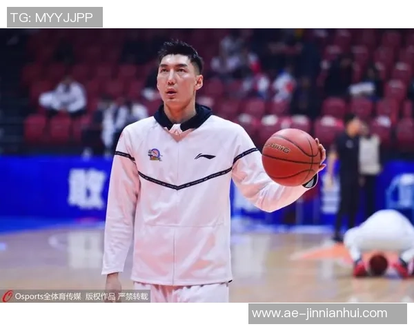 勇记因个人原因缺席训练霍福德未参与对抗训练引发关注 勇记因个人原因缺席训练霍福德未参与对抗训练引发关注